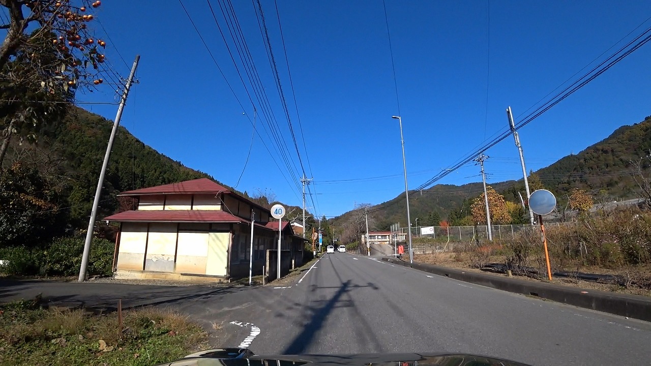 土坂峠：群馬県と埼玉県の県境にある土坂峠を越えるコース